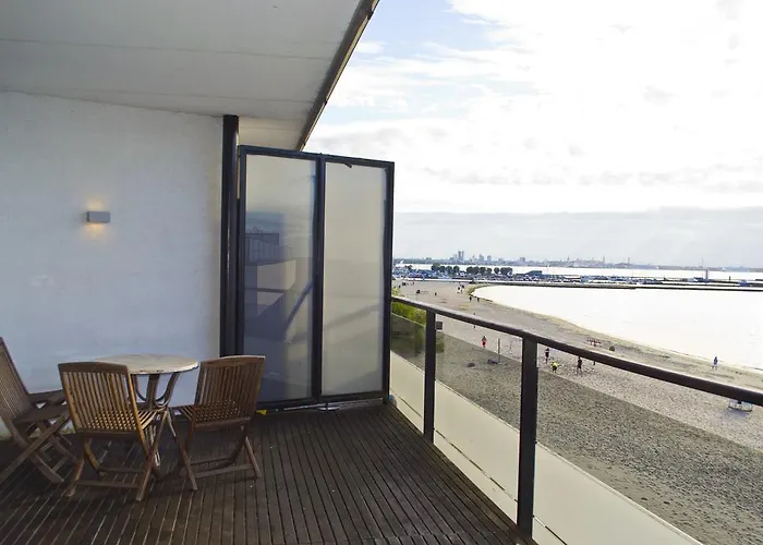 Dharma Pirita Sea View *